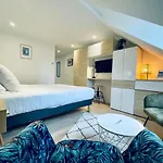 Apartment * Adelaide * Les Celestins * *