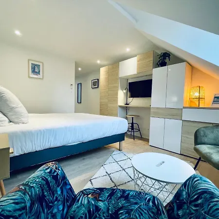 Appartamento * Adelaide * Les Celestins * *