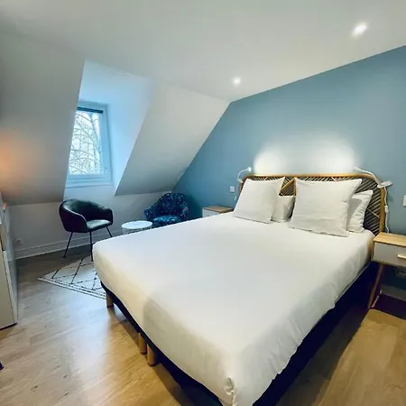 * Adelaide * Les Celestins * * Vichy